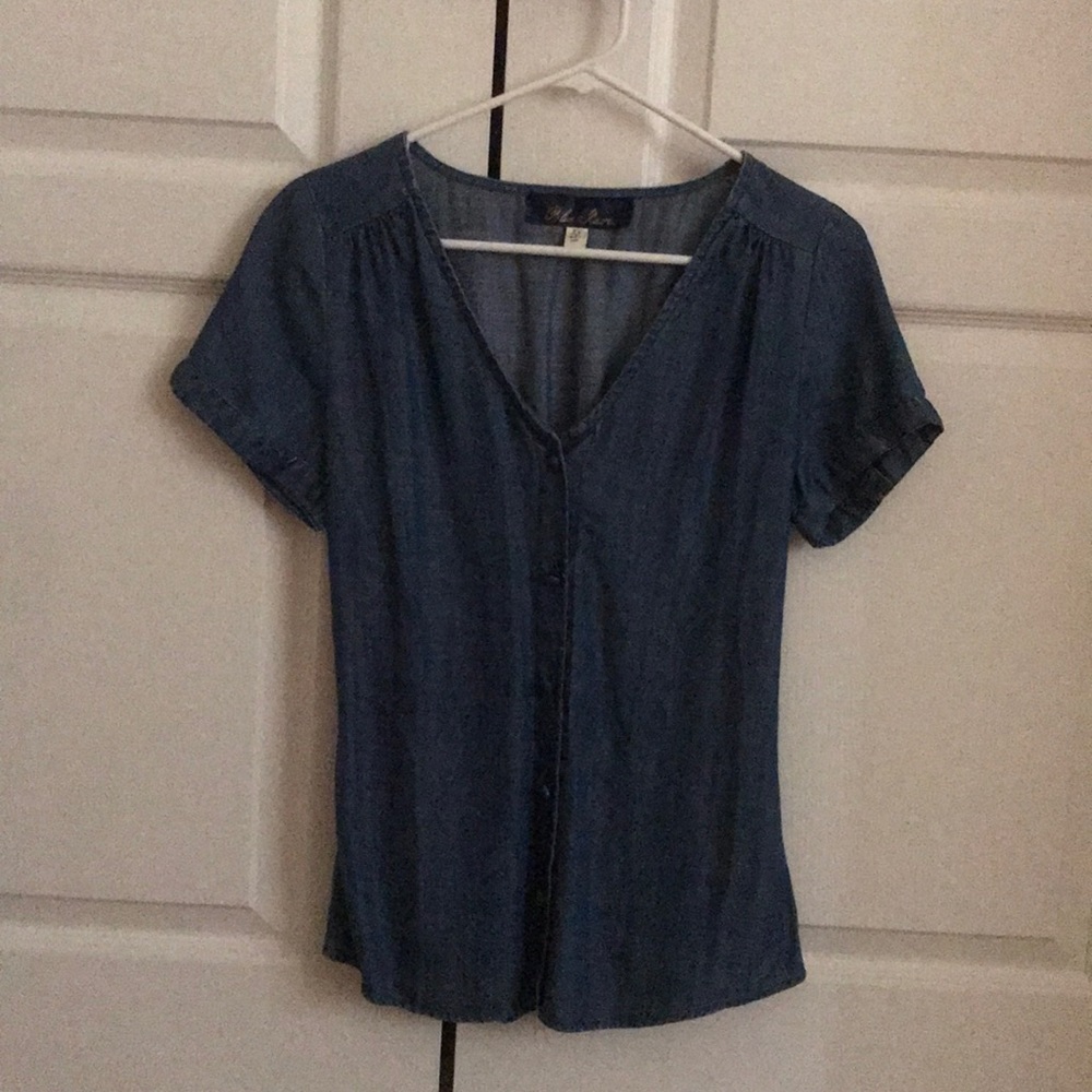 Short-sleeved denim button up!
